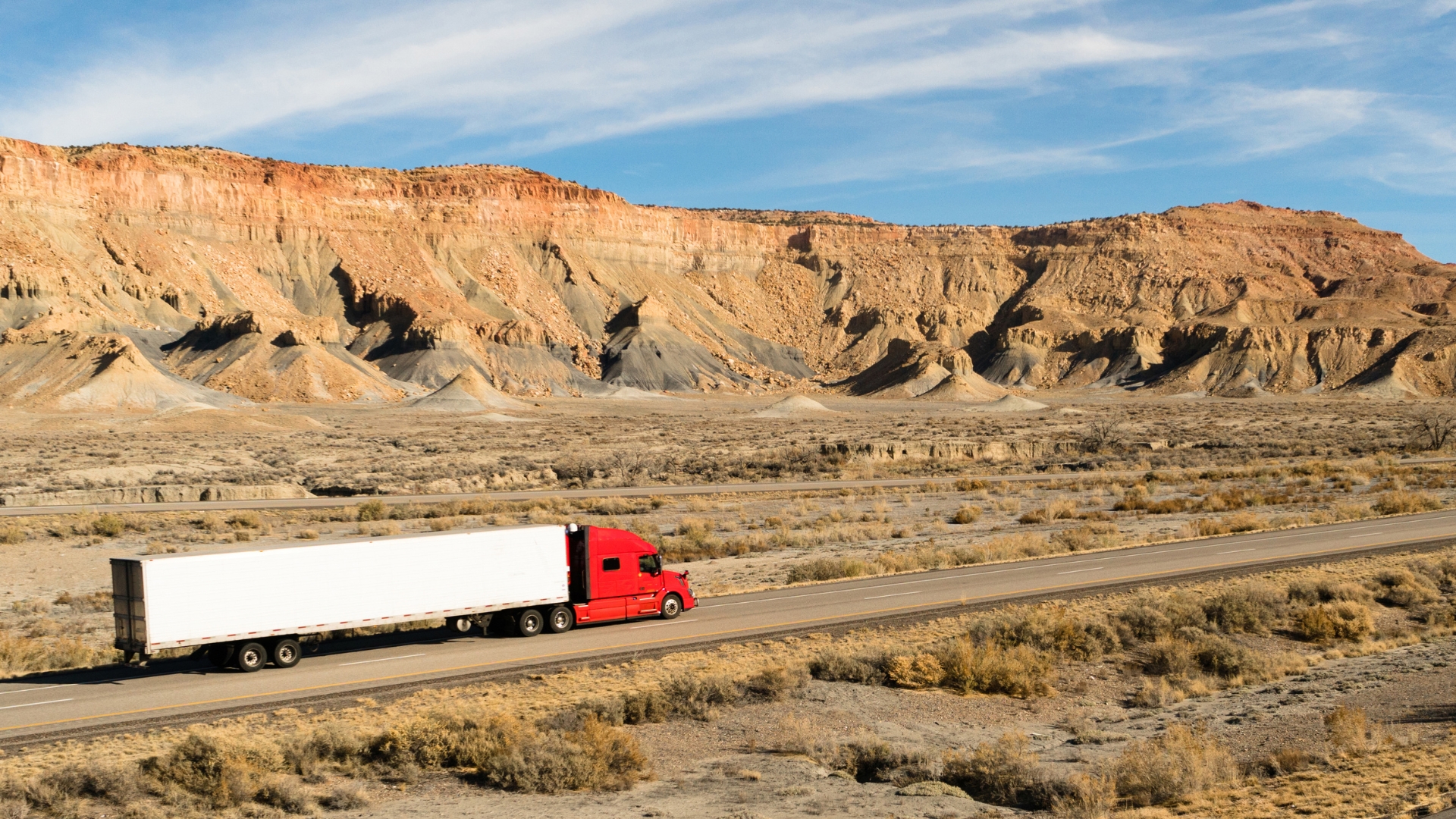 Call an 18-Wheeler Accident Lawyer in Phoenix Who Answers 24_7