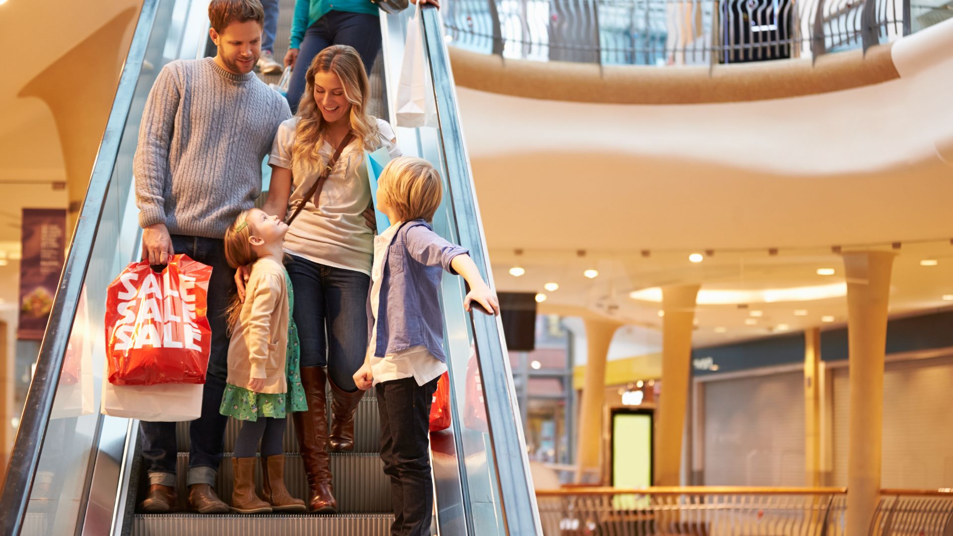 How a Shopping Mall Slip and Fall Lawyer in Phoenix Protects Your Claim image